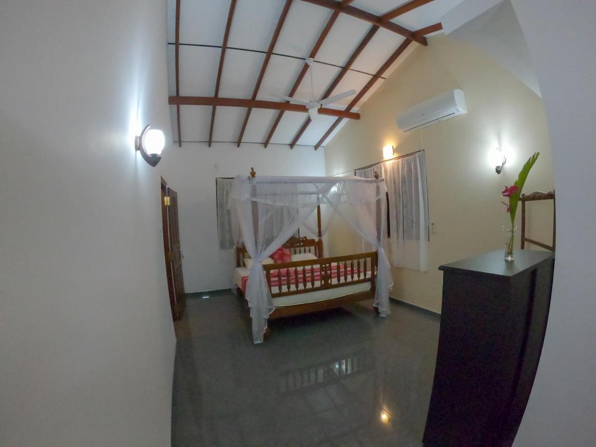 Villa Girilena Hikkaduwa Exterior photo